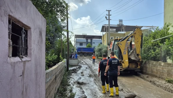 Hatay’daki selde 80 aileye 3,8 milyon TL eşya desteği verildi