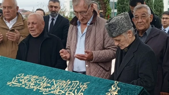 Kırımoğlu ailesinin acı günü! Eldar Ebubekirov toprağa verildi