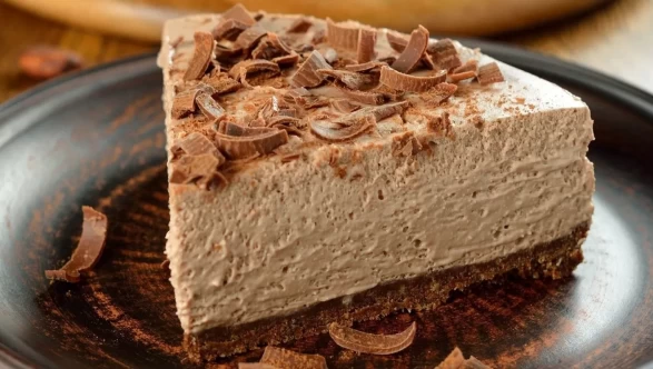 Ev Yapımı Çikolatalı Dondurulmuş Pasta Tarifi: Tadına Doyamayacaksınız!