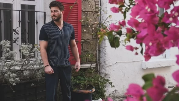 Eser Yenenler Bile Şaşırdı! Sesi Tarkan’a Benzeyen Batuhan Sancak Kim?