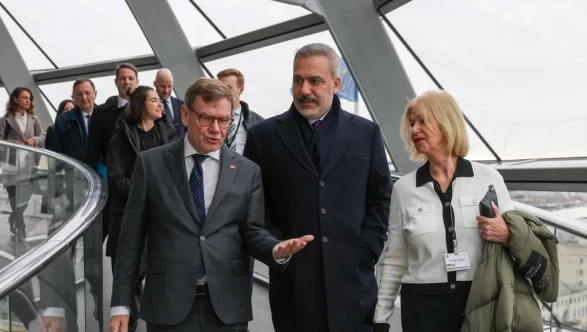 Bakan Fidan, Almanya Federal Meclisi’ni ziyaret etti