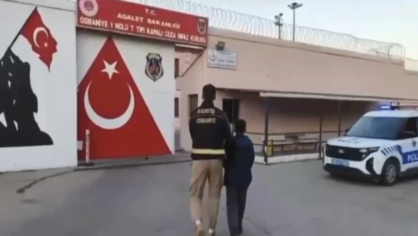 Hırsızlık için girdiği iş yerinde sadaka kutusunu çaldı