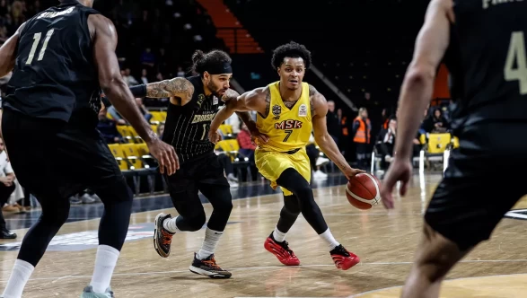 Mersin’de kazanan Esenler Erokspor