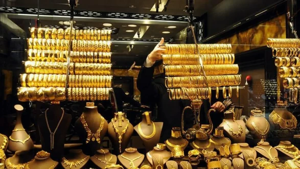 Altın, haftanın son gününde yatırımcısını sevindirdi