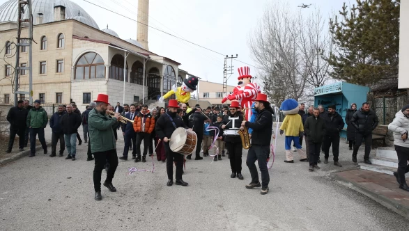 Erzurum Devlet Tiyatrosu kırsaldaki çocukları tiyatroyla buluşturmaya başladı