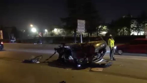 Konya’da otomobil ağaca çarpıp takla attı: 1’i ağır 2 yaralı