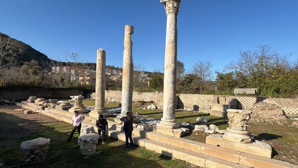 Amasra’nın binlerce yıllık mirası ortaya çıkıyor: 7 Roma sütunu yeniden ayağa kaldırılıyor