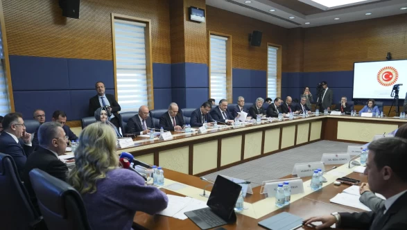 Komisyon üyelerinin İmralı tutanak özeti okundu