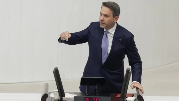 Türkiye dünya devleri arasına girdi! Bakan Bayraktar 2028 yılını işaret etti