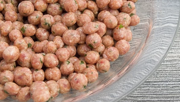 Dondurucu için bulgurlu top köfte