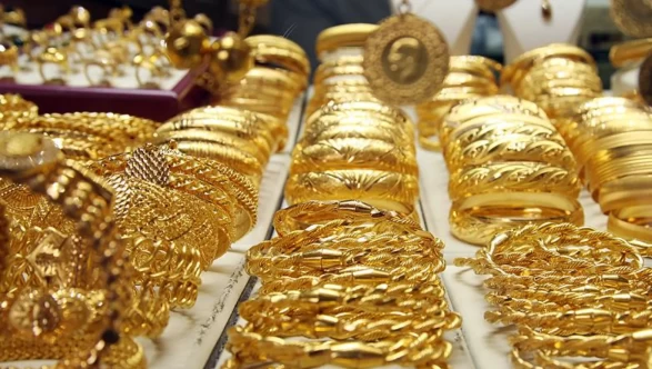 Altın fiyatlarında haftanın son gününde sert düşüş