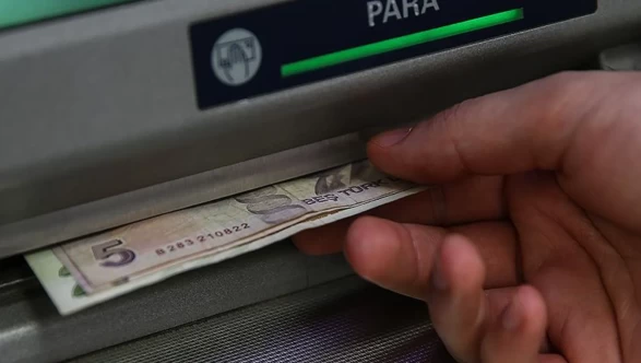 Bankalar yarışa girdi! Emekliye 50.000 TL’ye varan nakit promosyon fırsatı