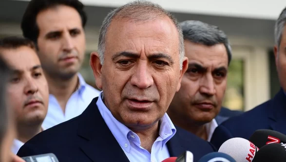 Gürsel Tekin, Mevzular Açık Mikrofon'da CHP'li gençlerle buluştu! "Direniriz" diyen gençlere, "Esenyurt'ta neden direnemediniz" diye sordu!