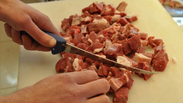Kurban eti kesildikten sonra kaç saat dinlendirilmeli?