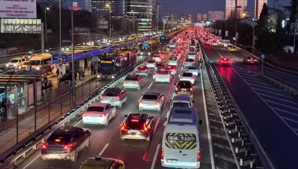 İstanbul'da bazı yollar trafiğe kapatılacak!