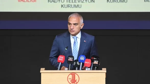 Bakan Ersoy: 'Türkçe, milli karakterimizin özgün vesikasıdır!'