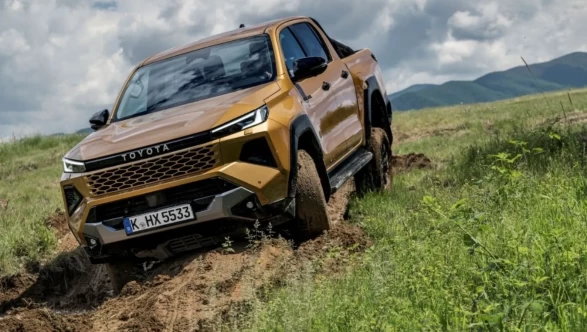 Efsane Hilux yeni yüzüyle Türkiye’ye geliyor