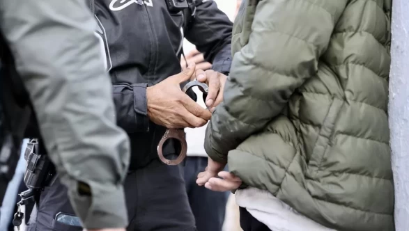 İsrail 40'tan fazla Filistinliyi gözaltına aldı!