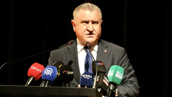 Bakan Bak'tan 'Spor Tesisleri Devrimi' vurgusu: Türkiye dünyada bir ilki başardı
