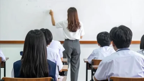 MEB ek ders yönetmeliği değişti! 2026 ek ders ücreti ve saatleri