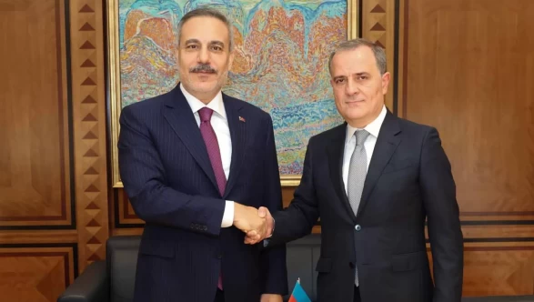 Bakan Fidan, Bakü'de Azerbaycanlı mevkidaşı Bayramov ile bir araya geldi