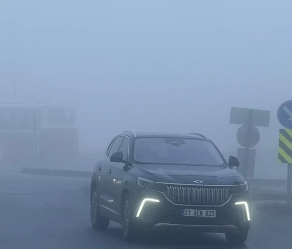Diyarbakır’da yoğun sis ulaşımı olumsuz etkiledi