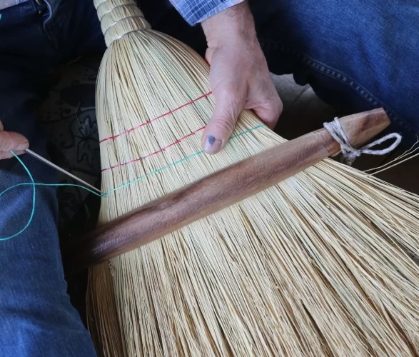 Tokat’ta 70 yıllık gelenek ayakta: Niksar’ın süpürge köyünde üretim azalsa da meslek Sürdürülüyor