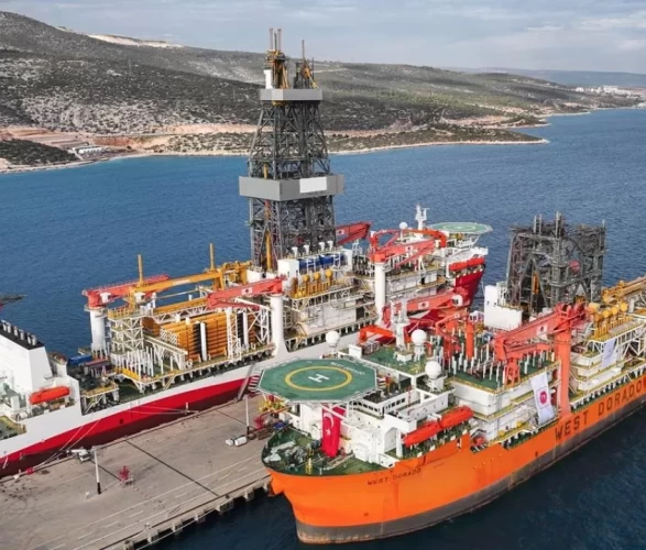 Türkiye'nin yeni sondaj gemileri yan yana