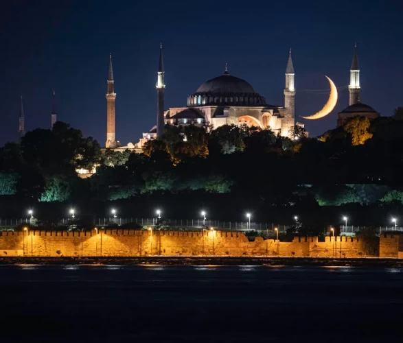 Berat Kandili'nde yatsı namazı kaçta? (il il vakitler) Yatsı namazı kaç rekat, nasıl kılınır?