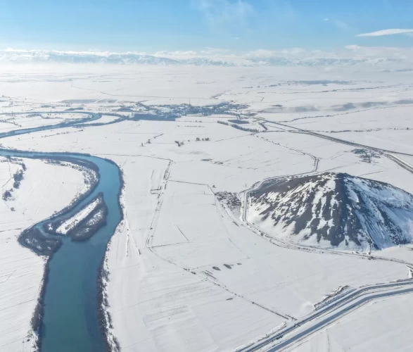 Muş Piramidi beyaz örtüyle kaplandı, eşsiz manzaralar ortaya çıktı