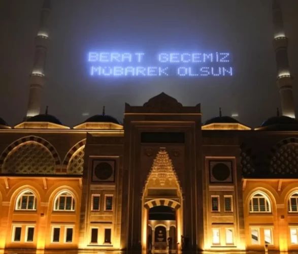 Berat Kandili tüm yurtta idrak edildi: Vatandaş 81 ilde camilere akın etti