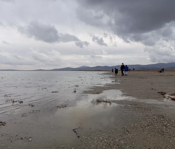 Seyfe Gölü'nde beklenmedik dönüşüm: Kurudu sanılan göl suyla doldu