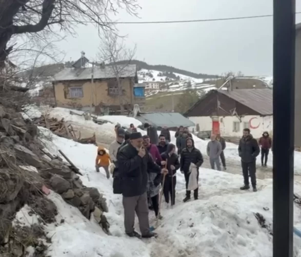 Yaşlılar anlattı, gençler oynadı: Asırlık saya oyunu yeniden sahnelendi