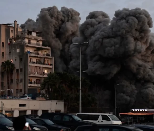 Lübnan’ın başkentinde çok katlı bina vuruldu