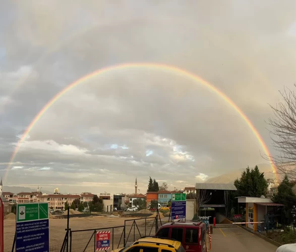 Bursa'da oluşan gökkuşağı mest etti