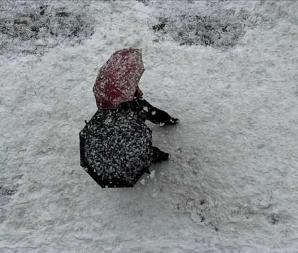Batı'da sağanak, Doğu'da kar alarmı!