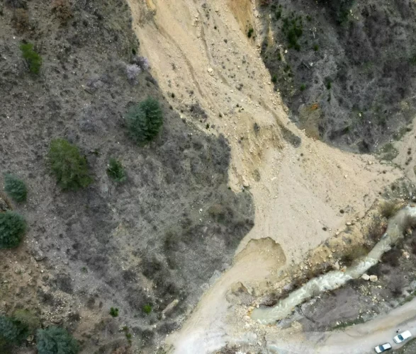 Afyonkarahisar'da korkutan görüntü: Dağlar resmen baraja aktı