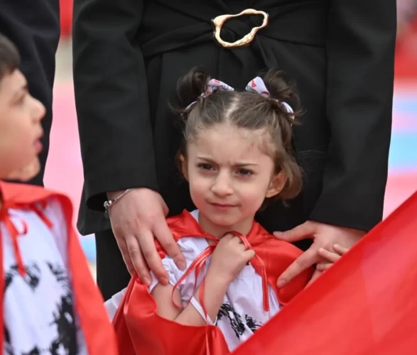 Iğdır’da 106. yıl coşkusu! 100. Yıl Kütüphanesi önünde görkemli tören