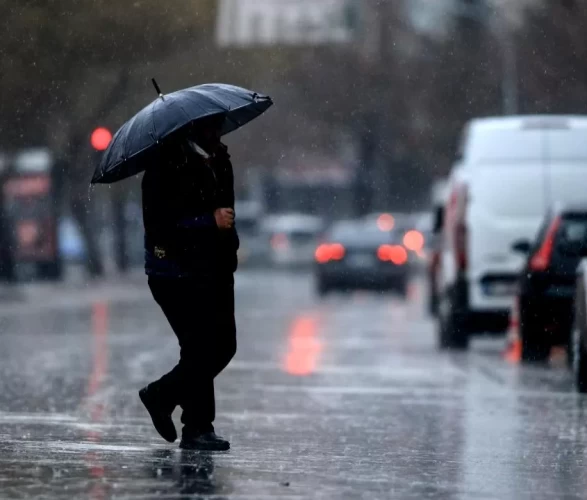 Hafta sonu plan yapanlar dikkat! Meteoroloji'den 'sağanak' uyarısı