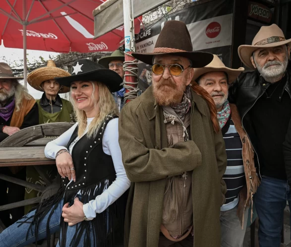 Samatya’da bir Vahşi Batı kasabası: Bu kahvehanede sadece 'Kovboylar' var!