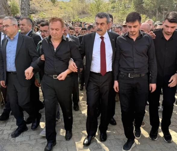 Ayla öğretmen’in eşinden yürek yakan veda