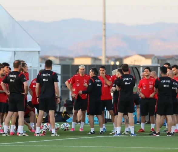 Milli Takım'da Arizona Kampı: Taraftarlara açık ilk antrenman tamamlandı