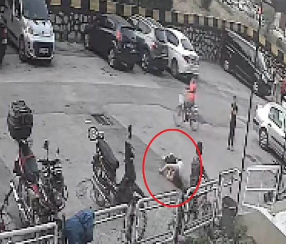 12'nci kattan düşüp hayatta kalan kızın babası: 'Mucize yaşadık'