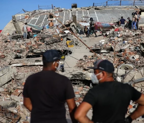 Deprem sonrası korkunç manzara! Sahil mahalleleri yerle bir oldu