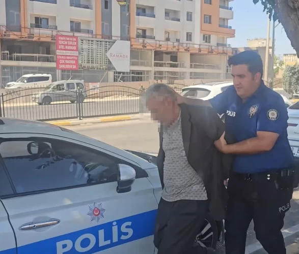 Şanlıurfa'da otobüs durağında dehşet: Boşanma aşamasındaki eşini vurdu!