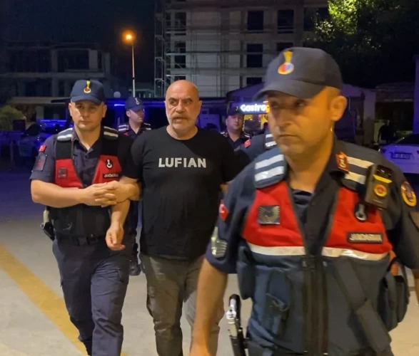 Ünlü yönetmene uyuşturucudan gözaltı