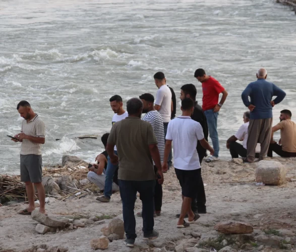 Adana'da Ceyhan Nehri'ne giren 2 çocuk akıntıya kapılarak kayboldu