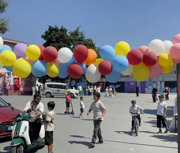 Küçükçekmece’de Uygur kültürü çocukların oyunlarıyla yaşatıldı