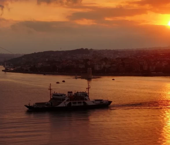 Kız Kulesi ve gün doğumu aynı karede
