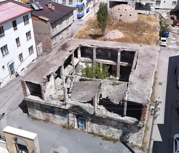 120 yıllık tarihi hamam yeniden hayat bulmayı bekliyor
